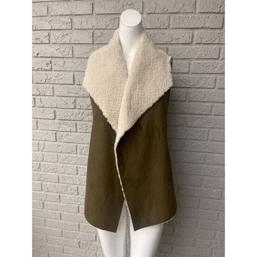 Madison & Lola Women Green Faux Shearling Lined Open Front Vest Size S
